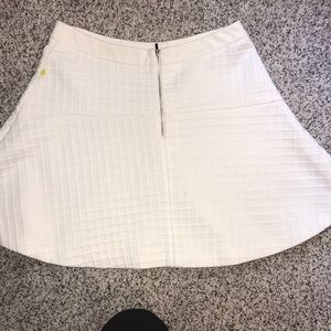 Banana republic white textured mini skirt
